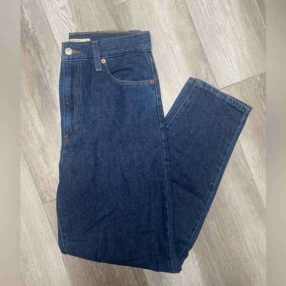 Levi’s Mom Jeans - Picture 3 of 4